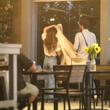 Dakota Johnson po údajnom rozchode s prsteňom na ruke