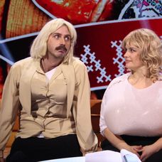 Števo Martinovič ako pani Mária, Petra Polnišová ako Evelyn