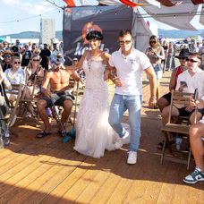 Jovinečko a Bianka pred oltárom