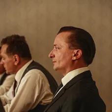 Dano Heriban ako Alexander Dubček vo filme Muž, ktorý stál v ceste