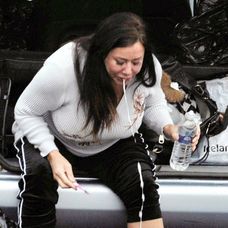 Lisa Appleton býva v kufri auta.