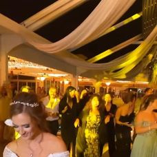 Oya Unustası - hádzanie kytice