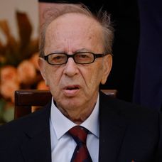 Zomrel Ismail Kadare