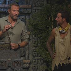 Pirát s Tomášom sa na kmeňovej rade navzájom ochránili individuálnymi imunitami. Oheň tak nakoniec zhasol Radkovi.