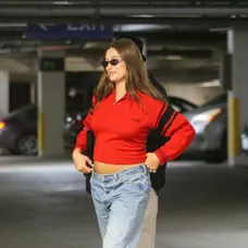 Hailey Bieber