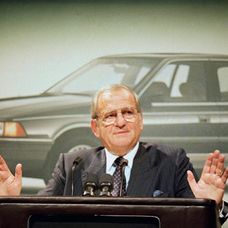 Na snímke automobilky Ford je športový automobil Ford Mustang Convertibile z roku 1983.