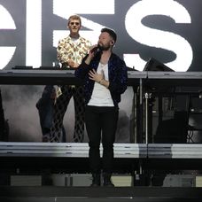 Lost Frequencies a Calum Scott
