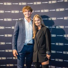 Zbyněk a Sabina z Love Islandu na premiére Kráľa Šumavy