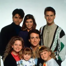 Zomrel Bob Saget, hviezda seriálu Plný dom
