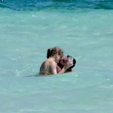 Taylor Swift a Travis Kelce na dovolenke na Bahamách