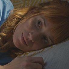 Nikol prekvapila Adama v kúpeľni v tej najnevhodnejšej chvíli.