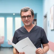 Peter Kočiš ako Staviarsky