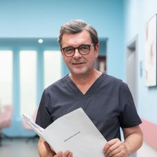 Peter Kočiš ako Staviarsky