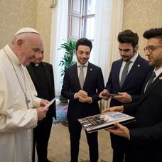 Il Volo na stretnutí s pápežom Františkom vo Vatikáne (6. máj 2017)
