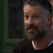 Vlado sa pochváli, že stretol dávnu známosť.