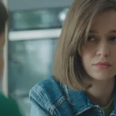 Martina (Adela Dukátová) pracuje ako sekundárka, no v nemocnici tají, že sfalšovala lekársky diplom.