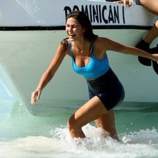 Príchod nových štyroch súťažiacich do Survivoru.