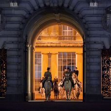 Nácvik korunovačného sprievodu