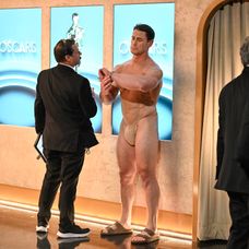 John Cena (takmer) nahý na Oscaroch