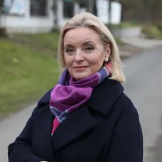 Spi dieťatko, spíže, mamka varí slíže