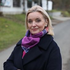 Spi dieťatko, spíže, mamka varí slíže