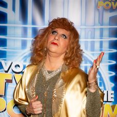 Juraj Loj ako Alla Pugacheva.