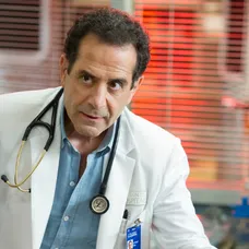 Tony Shalhoub v Sestričke Jackie