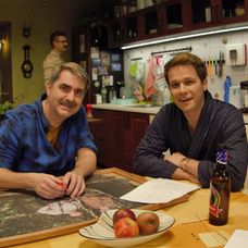 Známy spevák sa objaví v Susedoch. V župane!