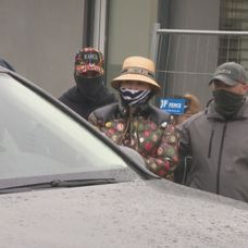 Zuzana Plačková po zadržaní NAKA v rozostavanom dome v Miloslavove.