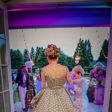 Jennifer Lopez oslávila 55. narodeniny na motív slávneho seriálu.