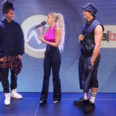 Martin Klinčúch (aka Neiru) a Matúš Kolárovský (aka Yael) s Darou Rolins