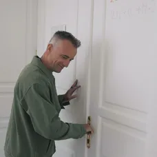 Maroš prišiel Vanesu pozvať do Extrémnych premien priamo do školy.