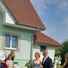 Zuzka s Edkom vydali najstaršiu dcéru Zuzanu a vychutnali si krásnu svadbu.