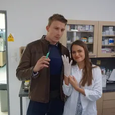 Kristína Kanátová a Juraj Bača počas príprav na nakrúcanie