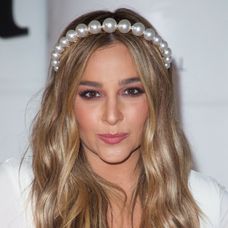 Alisan Porter vo filme Kučeravá Sue