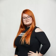 Dobrovoľník Červeného kríža v Prahe.