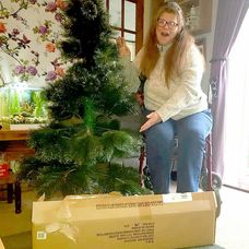 Jenny Mills a jej nepodarený stromček