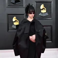 Billie Eilish na 64. ročníku udeľovania hudobných cien Grammy v Las Vegas