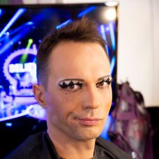 Pyco ako Nina Hagen.