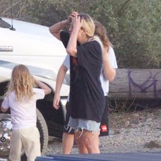 Tori Spelling žije s deťmi v karavane