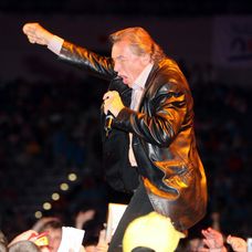 Karel Gott (vpravo) na archívnej fotke