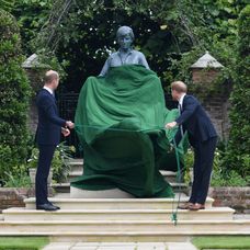 Odhalenie sochy princeznej Diany