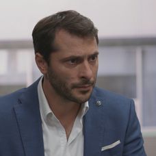 Alex nerozumie, prečo mu to Ema zatajila.