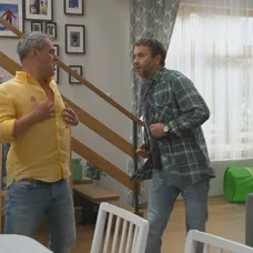 Vlado dáva Marekovi lekcie zvádzania.