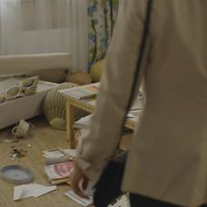 Boris je závislý na liekoch a napadol Lenku