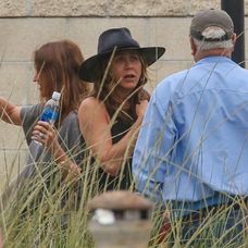 Jennifer Aniston si vymieňala názory s neznámym mužom