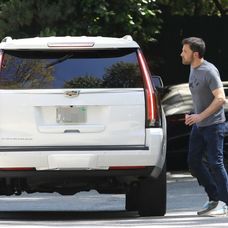 Ben Affleck opúšťa SUV patriace J Lo