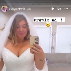 Evelyn v svadobných šatách