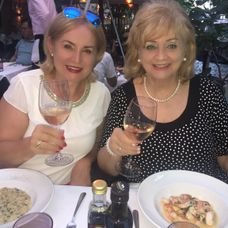 Ada a Nora sú dlhoročné priateľky