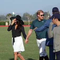 Meghan podporila princa Harryho na turnaji v póle